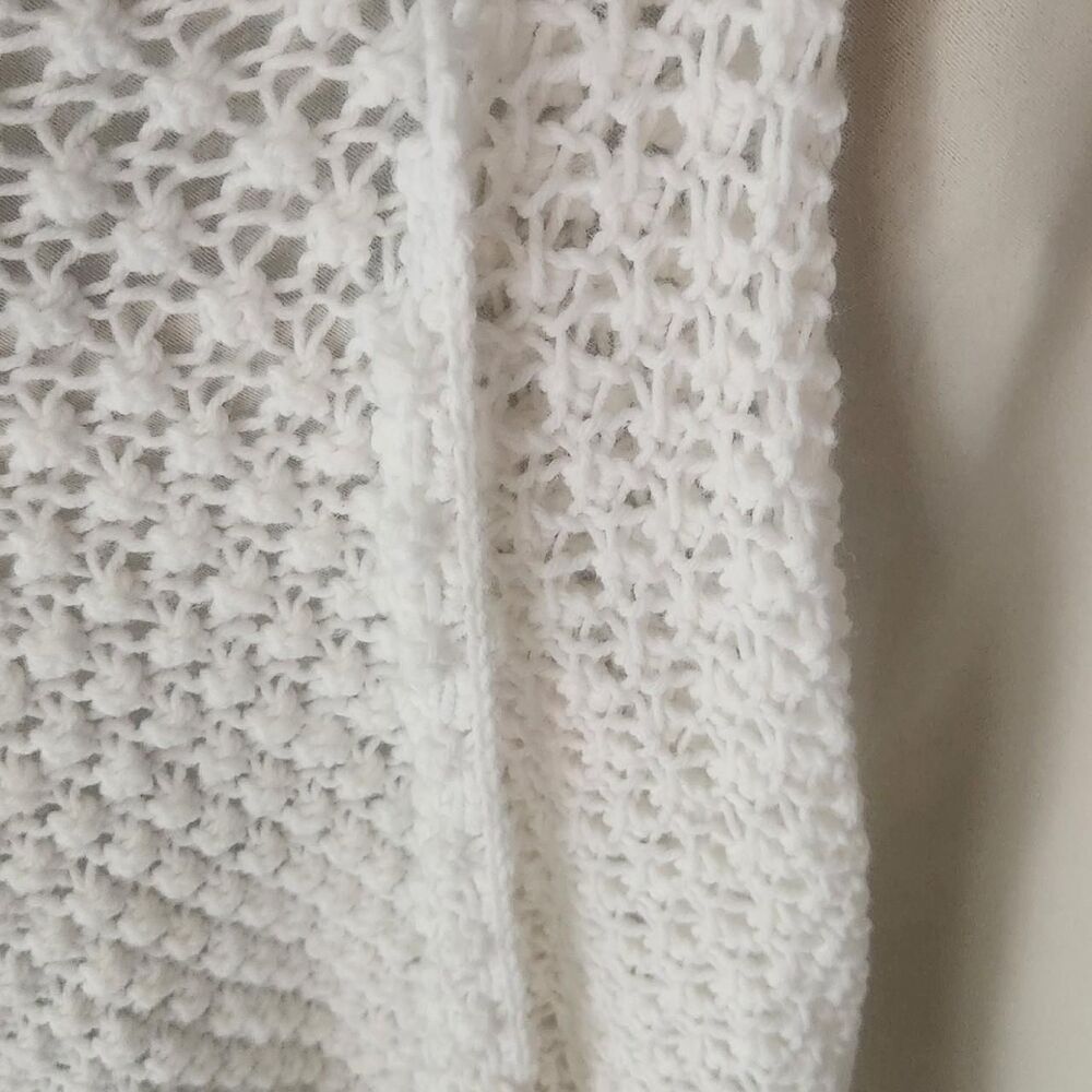 Vintage Cream Crochet Fringe Shawl Wrap // Boho Festival Summer Lace - Picture 4 of 6
